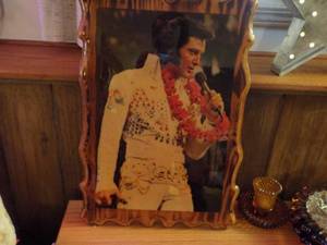 lot 112 image: Elvis Picture 12 x 22...