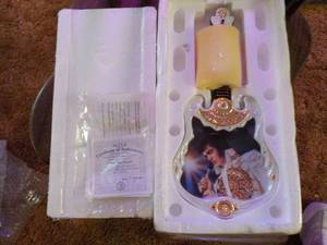 lot 129 image: Elvis Guitar Collectible Plate...