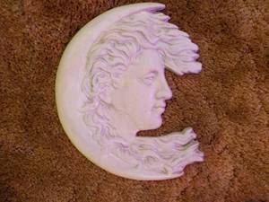 lot 152 image: Moon Wall Dcor 12 tall...