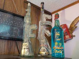 lot 33 image: set of 3 Bar Dcor...