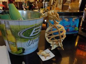 lot 161 image: Eagle, Battery Operated Fish Tank, ...