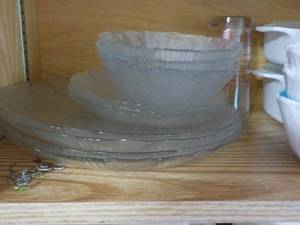 lot 633 image: Pyrex and More- bring box for packi...