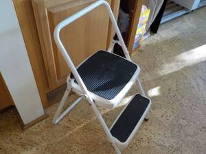 lot 641 image: Cosco Step Stool...
