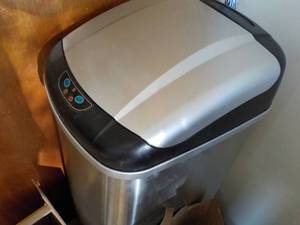 lot 642 image: Garbage Can with Bags...