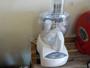 lot 643 image: Black and Decker Power Pro 2 Choppe...