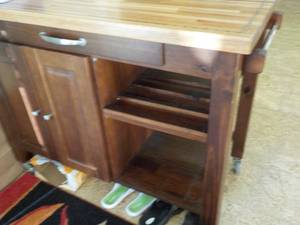 lot 660 image: Mezzo Table on Wheels 23 x 46...