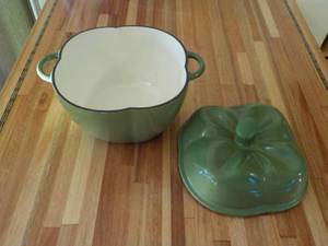 lot 661 image: Cast Iron Cookware Dish...
