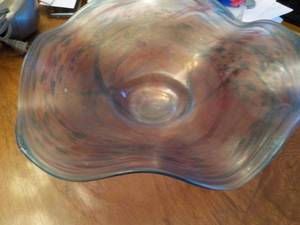 lot 668 image: Art Glass Bowl  Oulu North Shore Artist