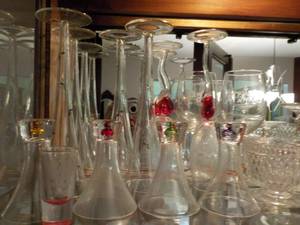lot 692 image: Glassware Collectibles- bring box t...