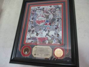 lot 207 image: MN Twins Framed Medallions and Phot...