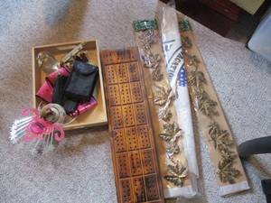 lot 236 image: Lot of Decorative Items, Cribbage B...