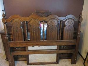 lot 543 image: Bedroom Set with Headboard, Mirror,...
