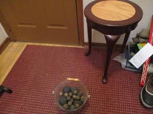 lot 565 image: Lot of Iron Balls and Entry Table 1...