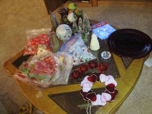 lot 581 image: Holiday Dcor Lot...