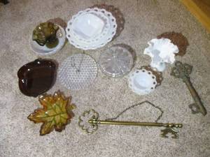 lot 583 image: glassware and large Keys...