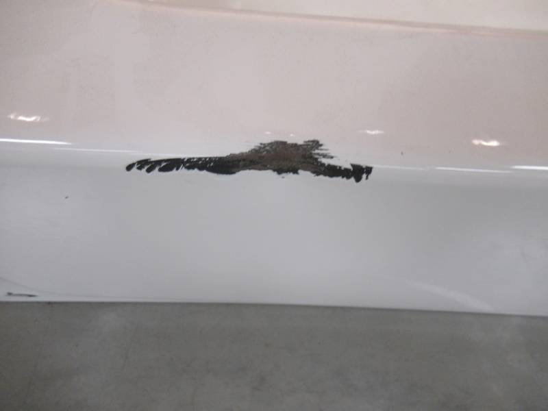 lot 36 image: Briggs Enameled Steel Rectangular Alcove Bathtub with Left-Hand Drain 60-in x 30-in 2520-130-01