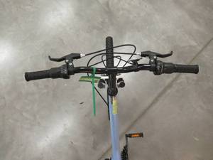 lot 7 image: Roadmaster 24 Granite Peak Girls Mountain Bike, Light Blue R3013WMLDS