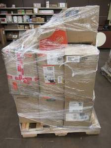 lot 16 image: WHOLESALE MIXED PALLET OF INDOOR AND OUTDOOR LIGHTING AND FIXTURES