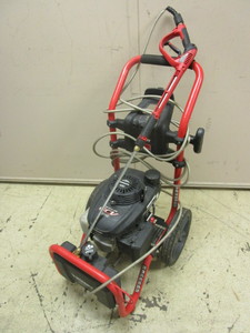 lot 317 image: HUSKY 2600 PSI PRESSURE WASHER