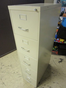 lot 324 image: STEELCASE FILE CABINET