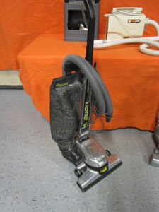 lot 11 image: Vacuum Cleaners & Accessories