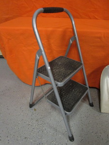 lot 13 image: 2 Step Ladder & Shovel