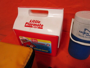 lot 31 image: Coolers & Radios