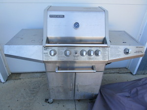 lot 8 image: SS Brinkmann Pro Series Gas Grille wSide Burner