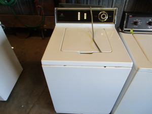 lot 39 image: (2) Washing Machines