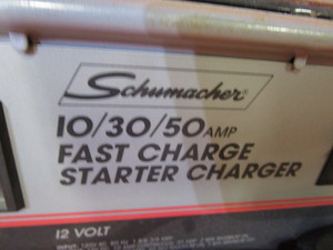 lot 54 image: Battery Charger