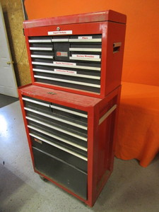 lot 82 image: Craftsman Tool Box 18x27x59 Overall