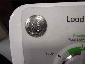lot 102 image: GE Washer & Electric Dryer