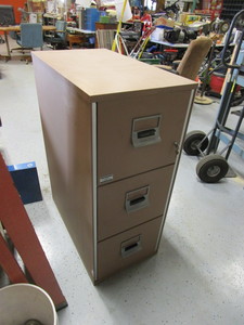 lot 104 image: Fireproof File CabinetSafe