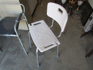 lot 116 image: Medical Bathroom Chair, Shower Chair, Step Stools