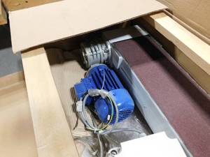 lot 2 image: Laguna Feeding Device