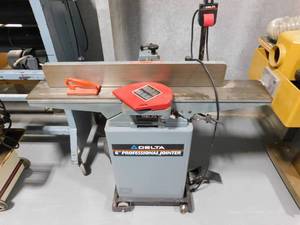 lot 5 image: Delta 6 Professional Jointer