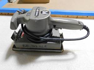 lot 23 image: Porter-Cable Heavy Duty Sander