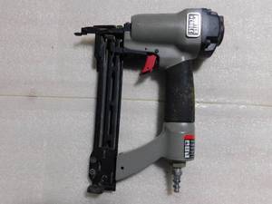 lot 55 image: Porter-Cable Pneumatic NS 100A 18 Guage 12-1 Crown Stapler
