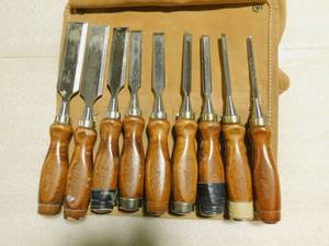 lot 116 image: Chisel Set
