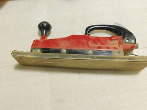 lot 128 image: Straight-Line Air Sander