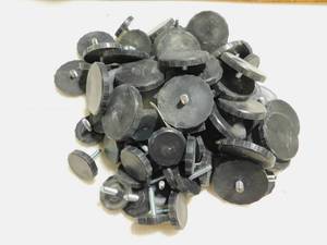 lot 143 image: Little Leg Levelers