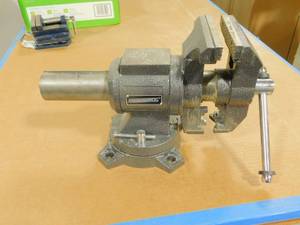 lot 197 image: Masterforce Vise