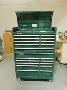 lot 224 image: Masterforce Green Tool Chest