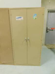 lot 287 image: Metal Cabinet with Shelving