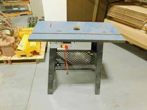 lot 300 image: Routing Table