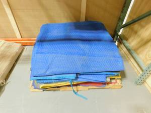 lot 308 image: Blankets