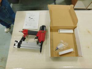 lot 335 image: 2 in 1 Combi Nailer Gun