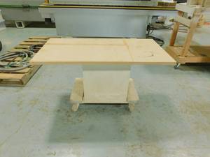 lot 342 image: Wood Platform Table on Wheels