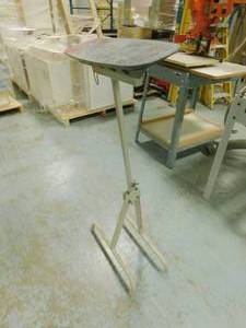 lot 354 image: Ridgid Flip Top Table