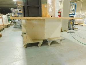 lot 395 image: Woodworking Table on Wheels